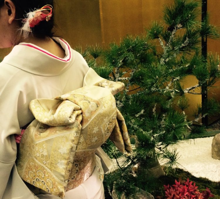 Kanzashi: The Traditional Japanese Hair Ornaments